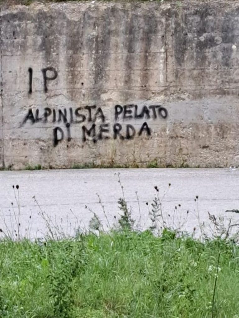 Una delle scritte contro Pasquale Iannetti