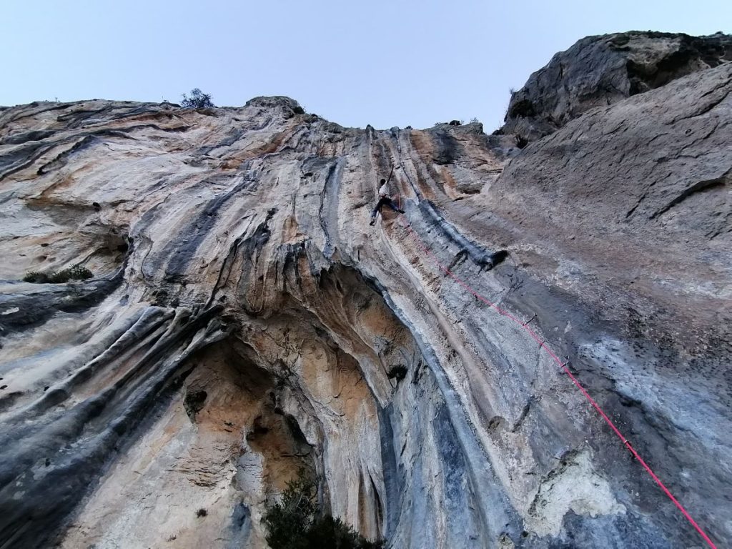A Babala si arrampica su tiri dal 7b in su. Foto Marco Zanchetta