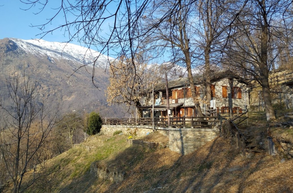 Il Rifugio Bruno Piazza a Traversella (TO). Si raggiunge in 30-40 minuti