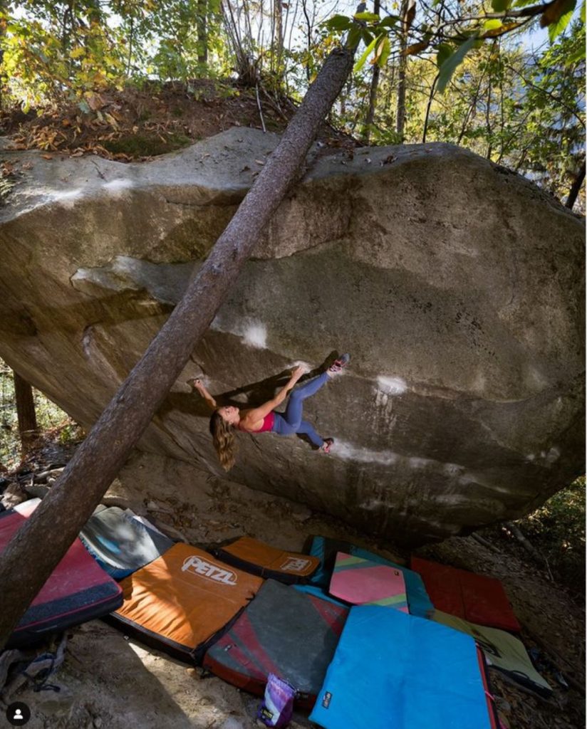 Michaela Kiersch su Dreamtime a Cresciano. Foto IG michaelakiersch