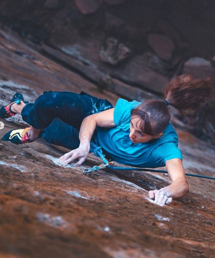 Un passaggio di Annie Sanders su Pure Iagination. Foto IG annie.climbs.sanders