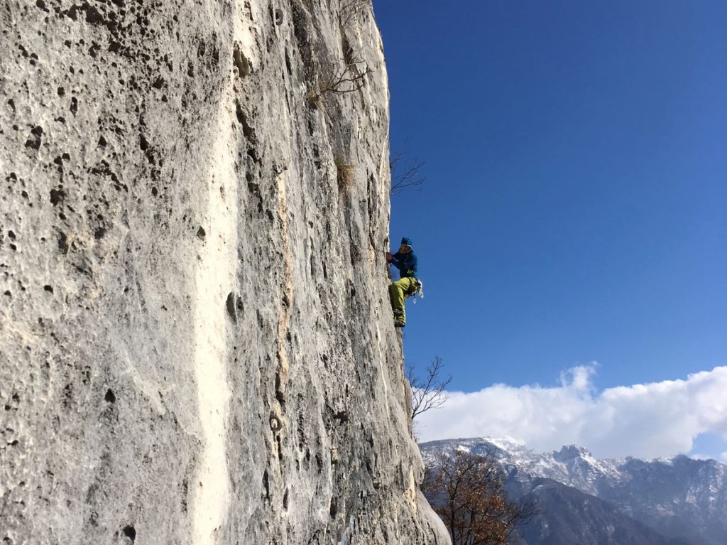 Arrampicare a Crosano, nei pressi di Brentonico
