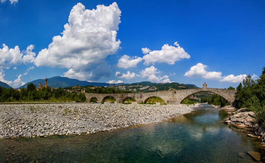 Bobbio e la Trebbia. Foto Giacomo Turco, Visit Emilia
