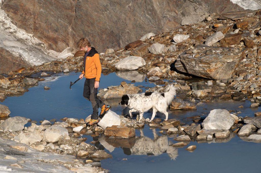 Cognetti con il fedele Laki ©Daniele Mantione
