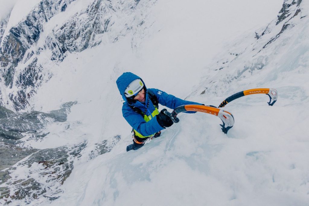 Francesco Ratti durante una scalata @ Matt Georges, Millet