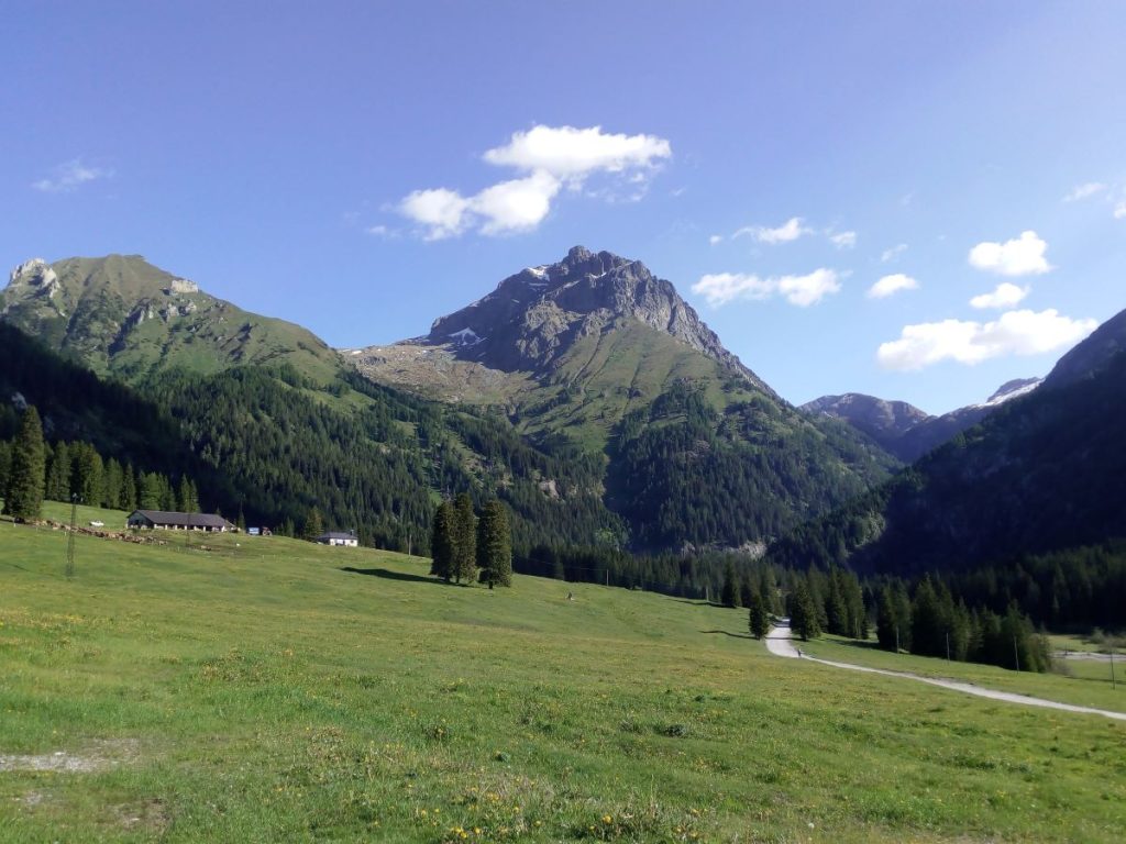 Il Cornone di Blumone. Foto Ettore Pettinaroli