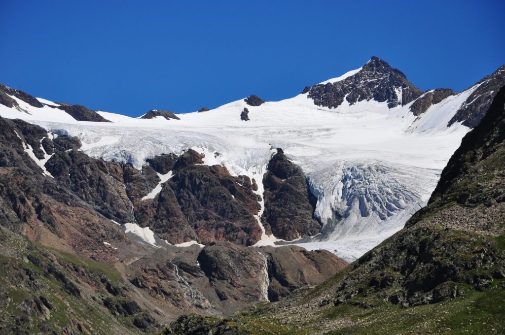 Il Pizzo Tresero e i suoi ghiacciai dal Passo di Gavia, foto Stefano Ardito