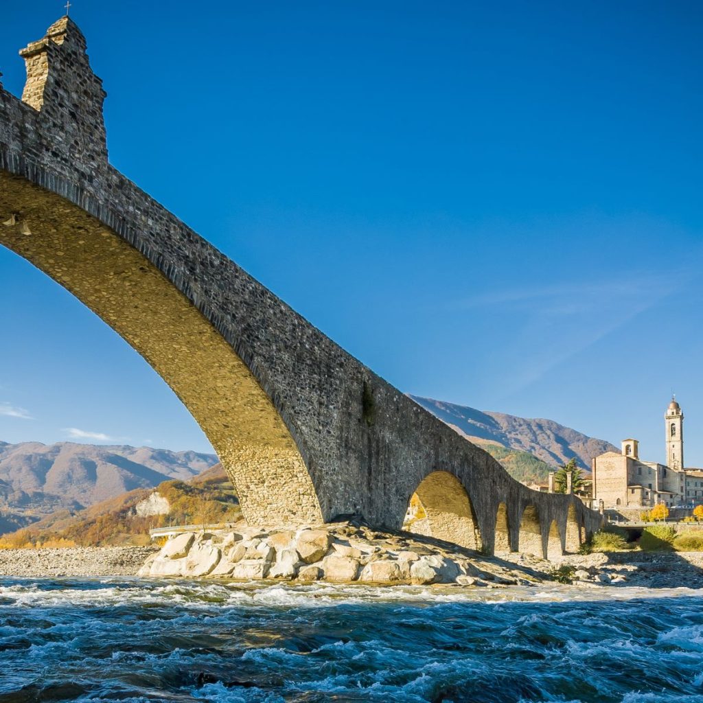 Il Ponte Vecchio a Bobbio. Foto di Enrico Mingardo, Visit Emilia