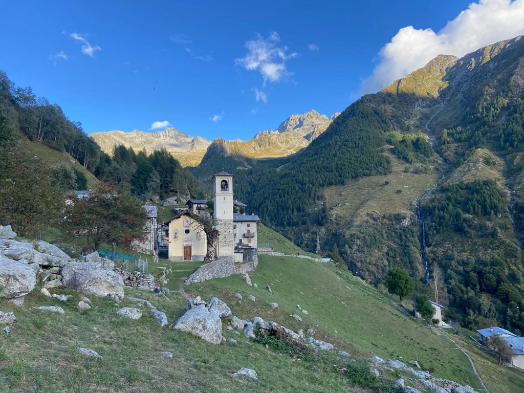 Il borgo di Frasnedo. FB Rifugio Frasnedo