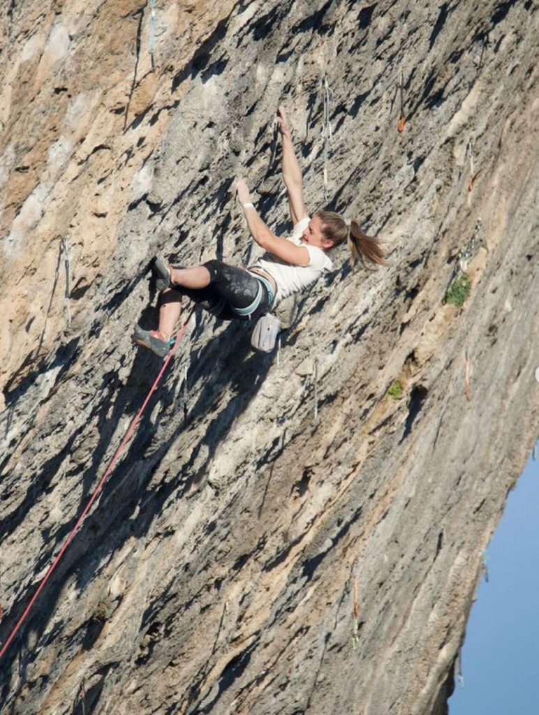 Jessy Pilz impegnata su Papichulo @tonimasbuchaca