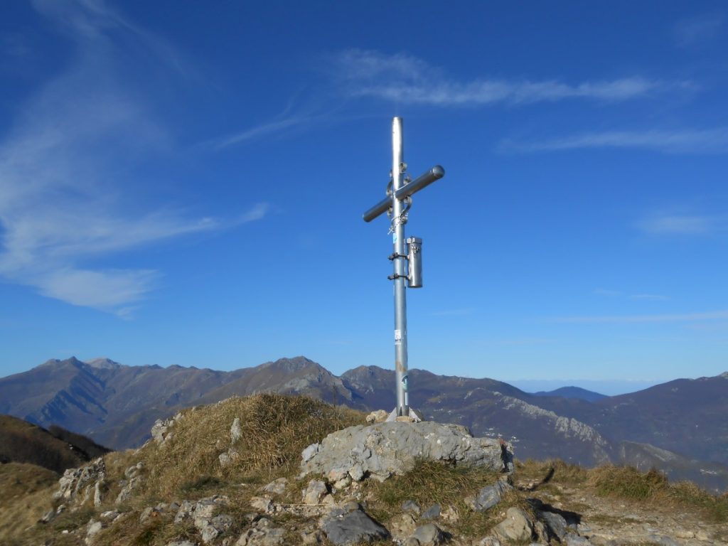 La croce di vetta del Monte Galero. Foto Lorenzo Volpe
