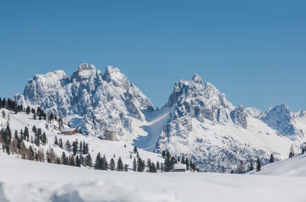 Alto Adige: con le ciaspole a Prato Piazza, nel Parco naturale di Fanes Senes Braies