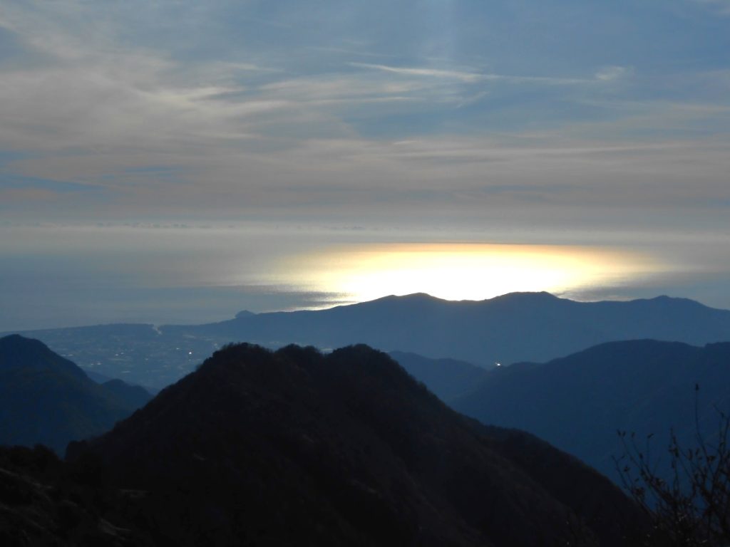 Riflessi sul mare. Foto Lorenzo Volpe