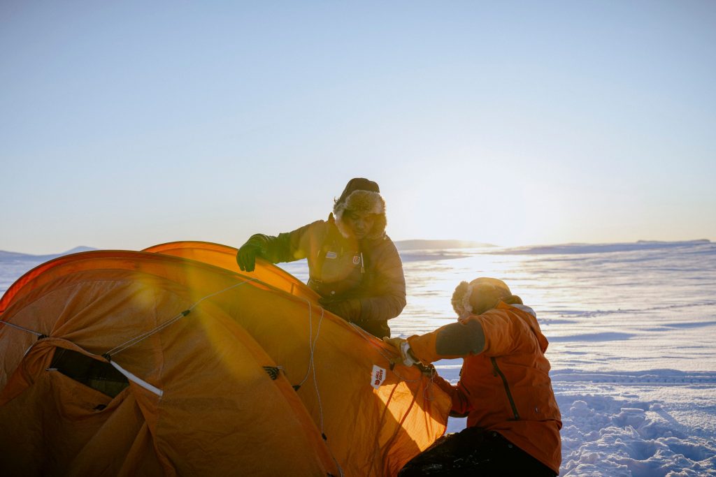 Si monta il campo per la notte @ Fjällräven Polar