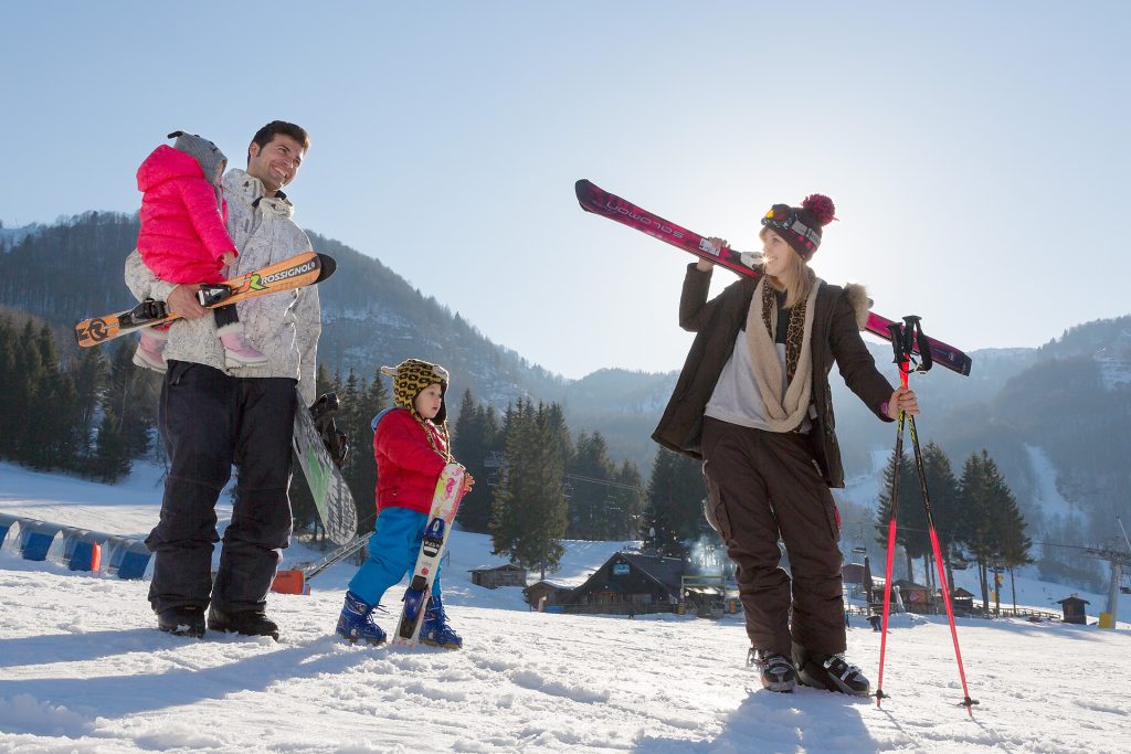 © Luciano Gaudenzio | Famiglia con bambini a Nevelandia -
Piancavallo, Aviano.