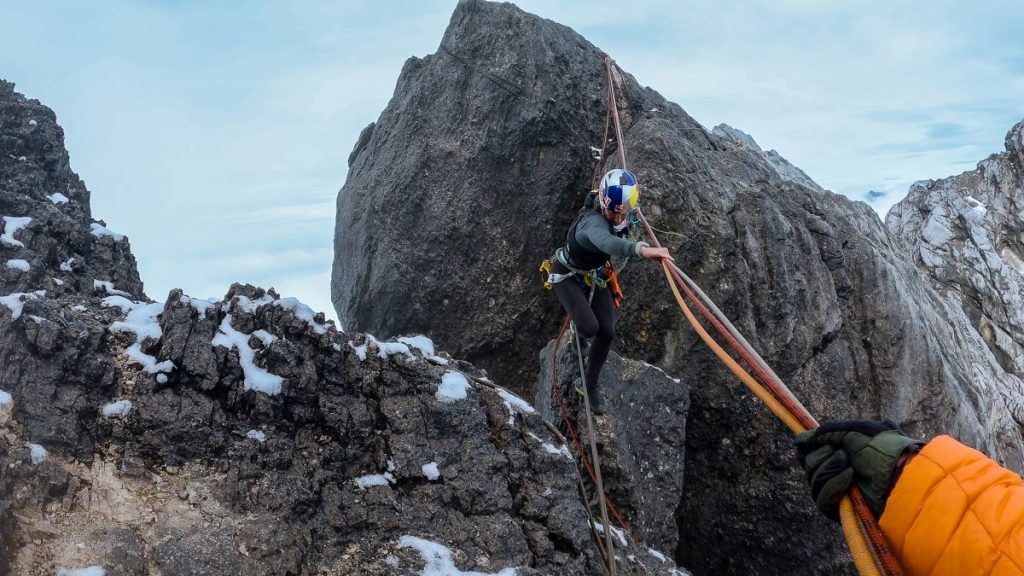 Un momento della salita di Fernanda Maciel alla Piramide di Carstensz @ Redbull Media House