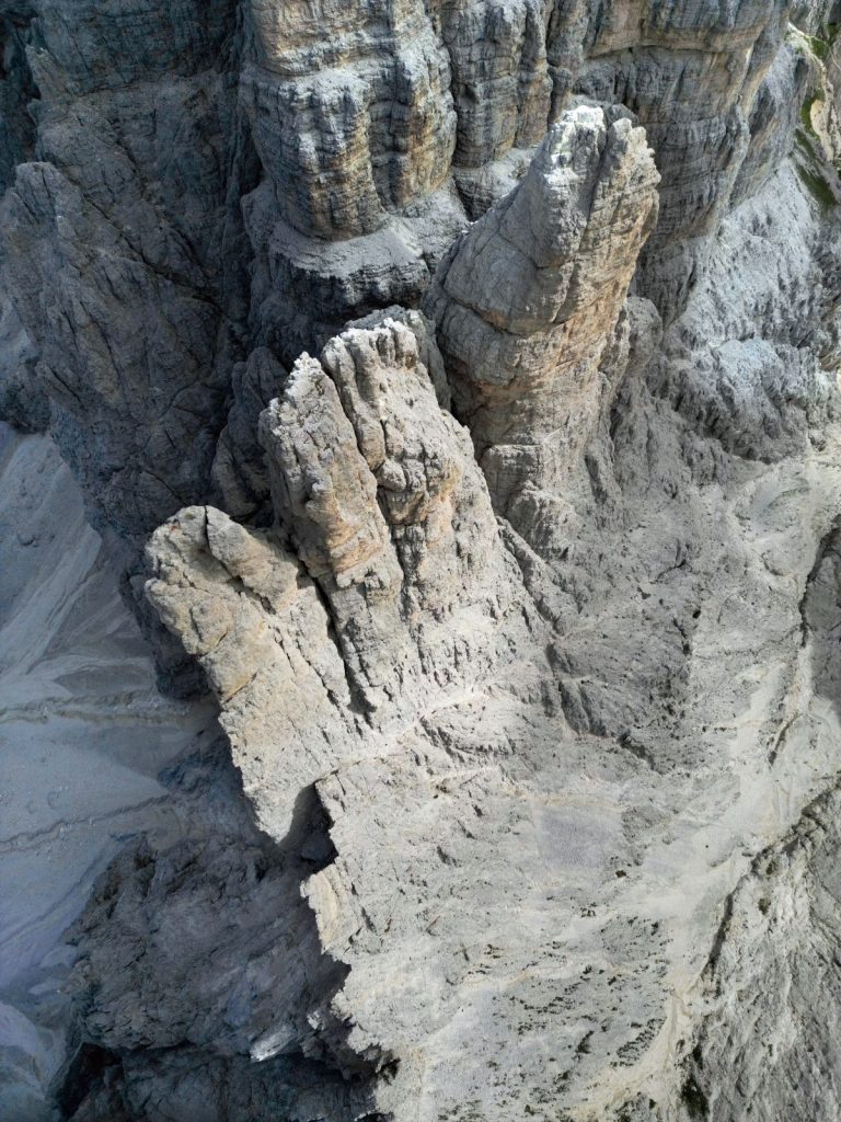 Veduta aerea delle Torri del Vajolet. Foto Umberto Isman