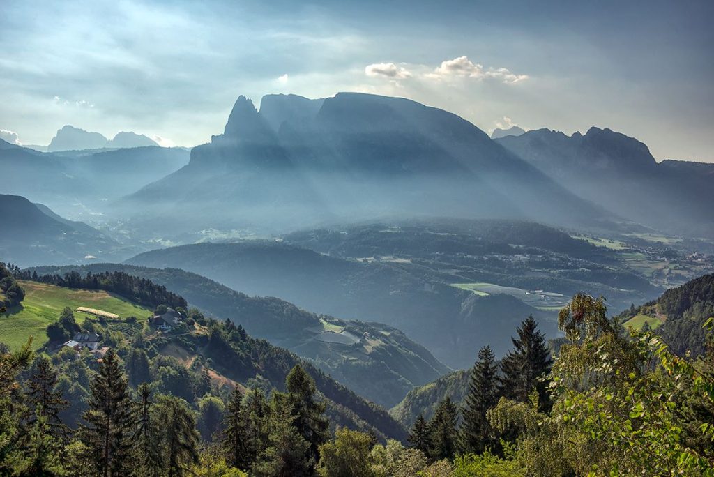 Vista sulle Dolomiti dal Renon. Foto Alberto Carnevali