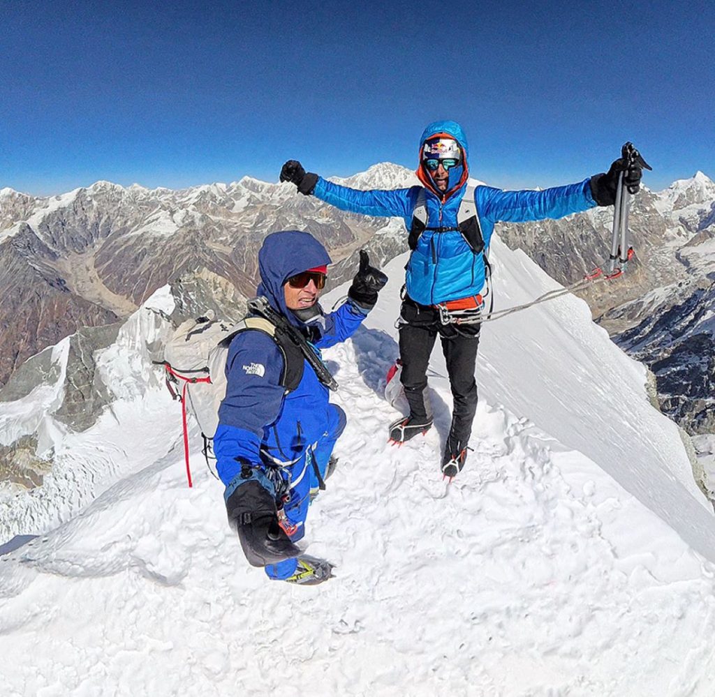 David Goettler, a sinistra, e Nicolas Hojac sulla cima di Ganchenpo. Foto di David Goettler