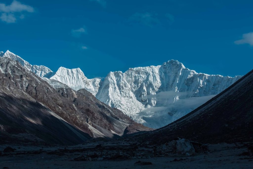 Il Gangkar Puensum, in Bhutan @ Bhuthan Himalaya Expedition