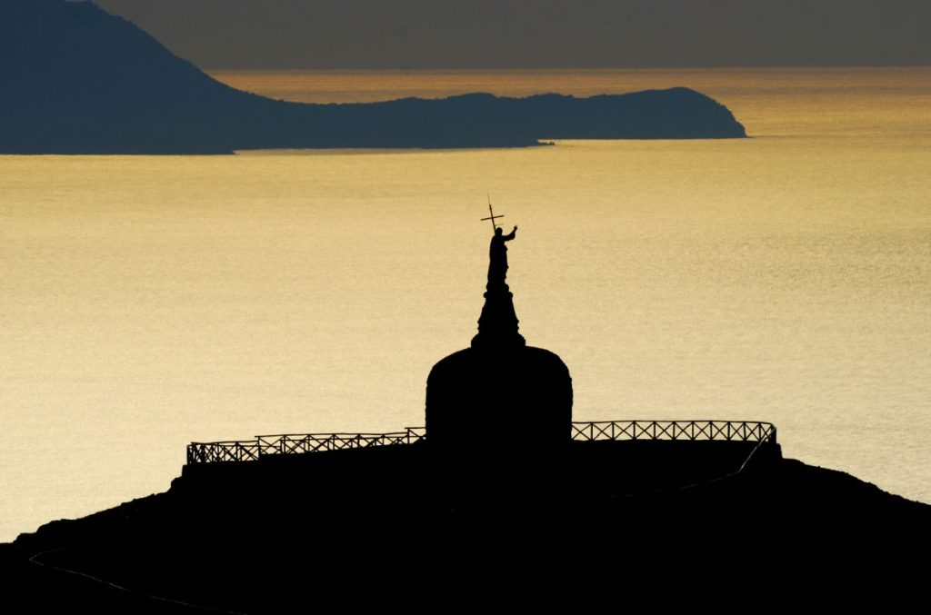 La Cima del Redentore e Ischia, foto Stefano Ardito