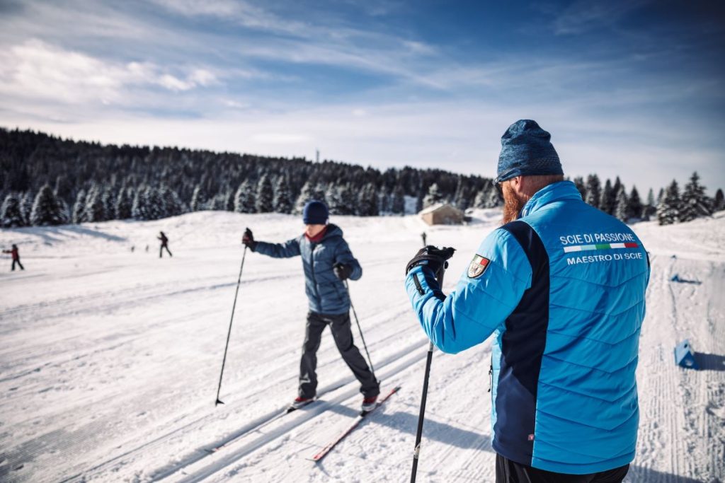 Anche lo sci di fondo è tra gli sport insegnati ai diversamente abili da Scie di passione @ Scie di passione