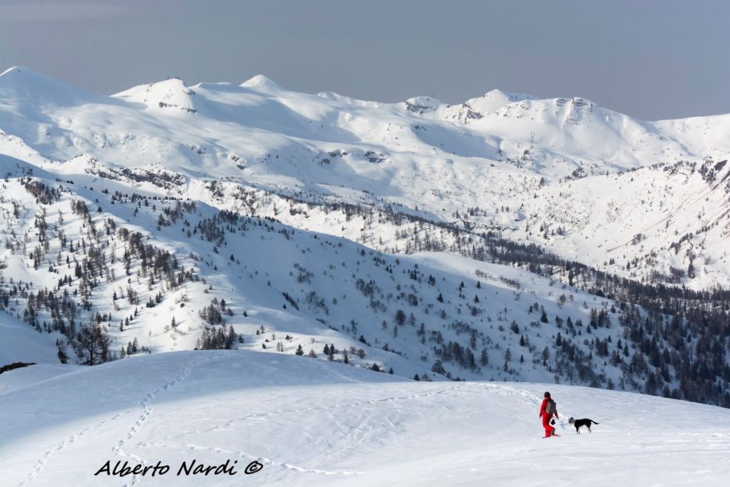 Gli ampi scenari sulla valle di Crocedomini. Foto Alberto Nardi