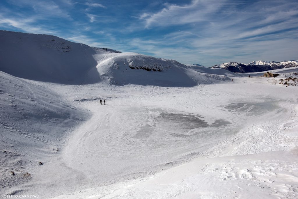 Il Lago Scaffaiolo ghiacciato. Foto Roberto Carnevali