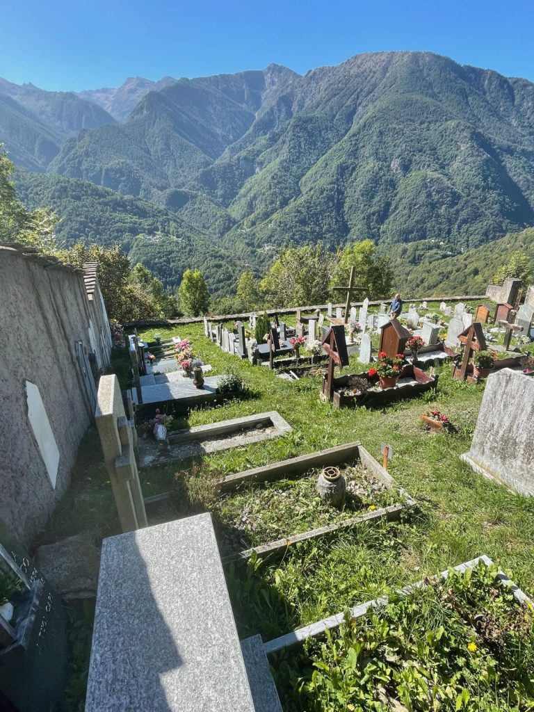 Il cimitero in località San Martino dove è sepolta Lidia Poet. Foto Maria Tatsos