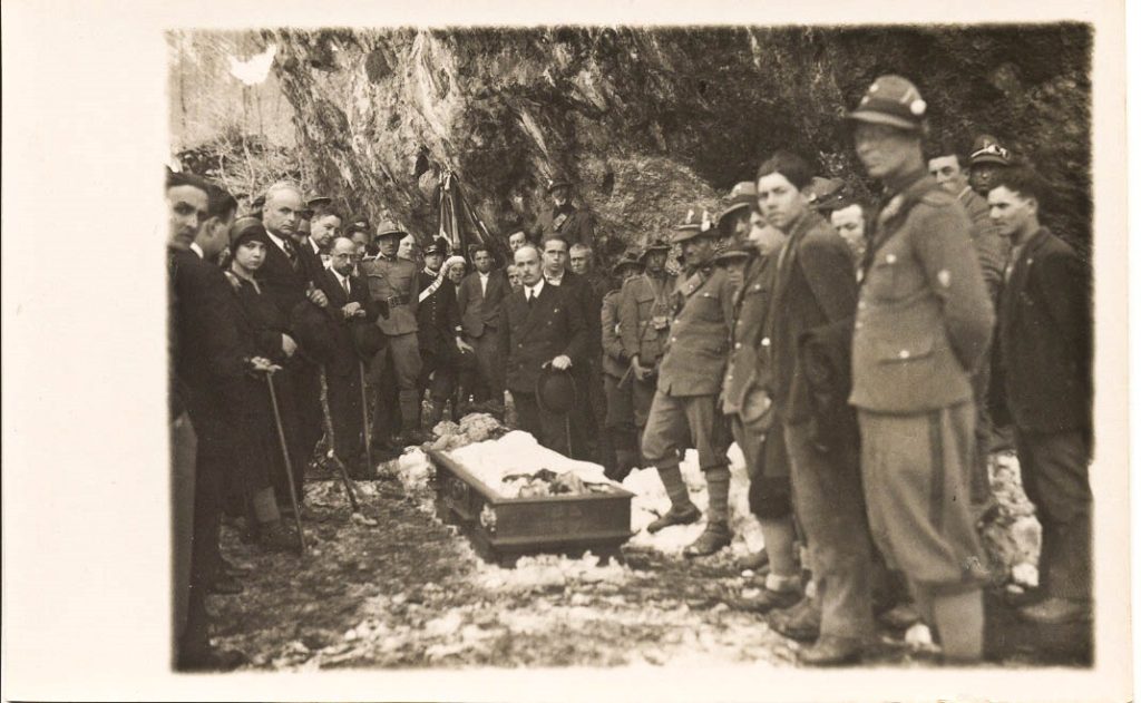 Il recupero della salma di Cambi, foto archivio Marramà