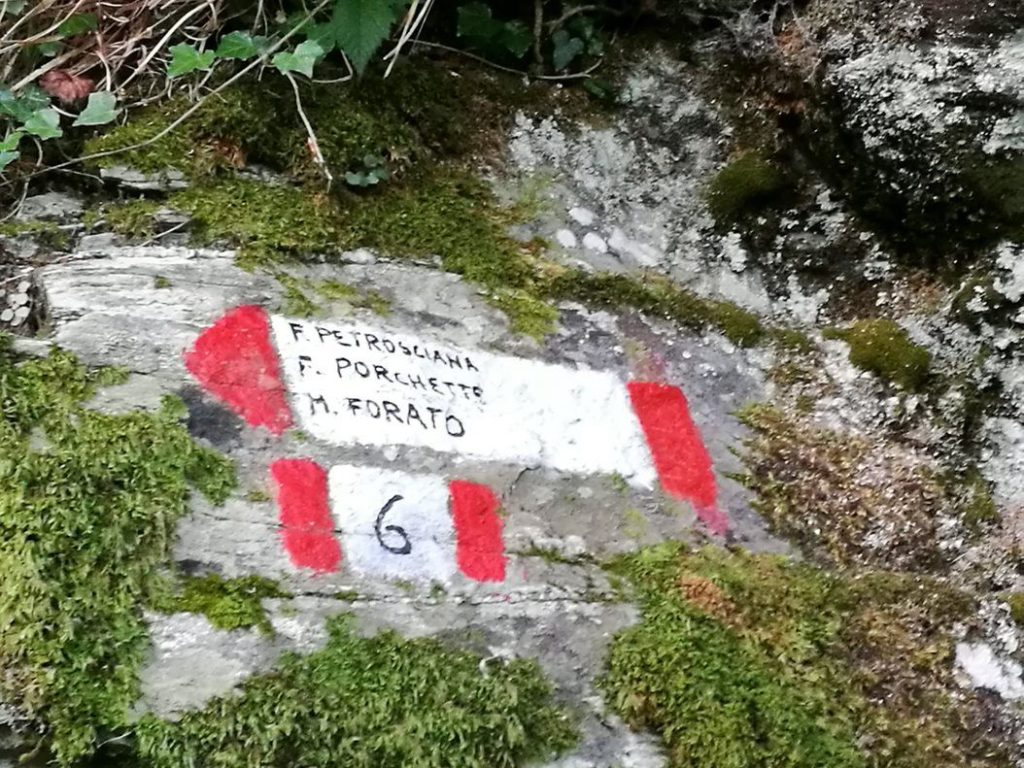 Indicazioni. Foto Ugo Pozzati