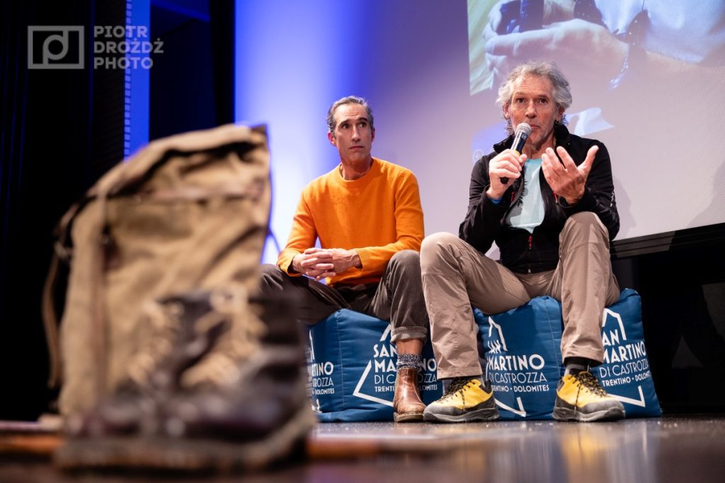 Jordi Corominas sul palco durante la cerimonia di premiazione (foto Piotr Drozdz, Piolets d