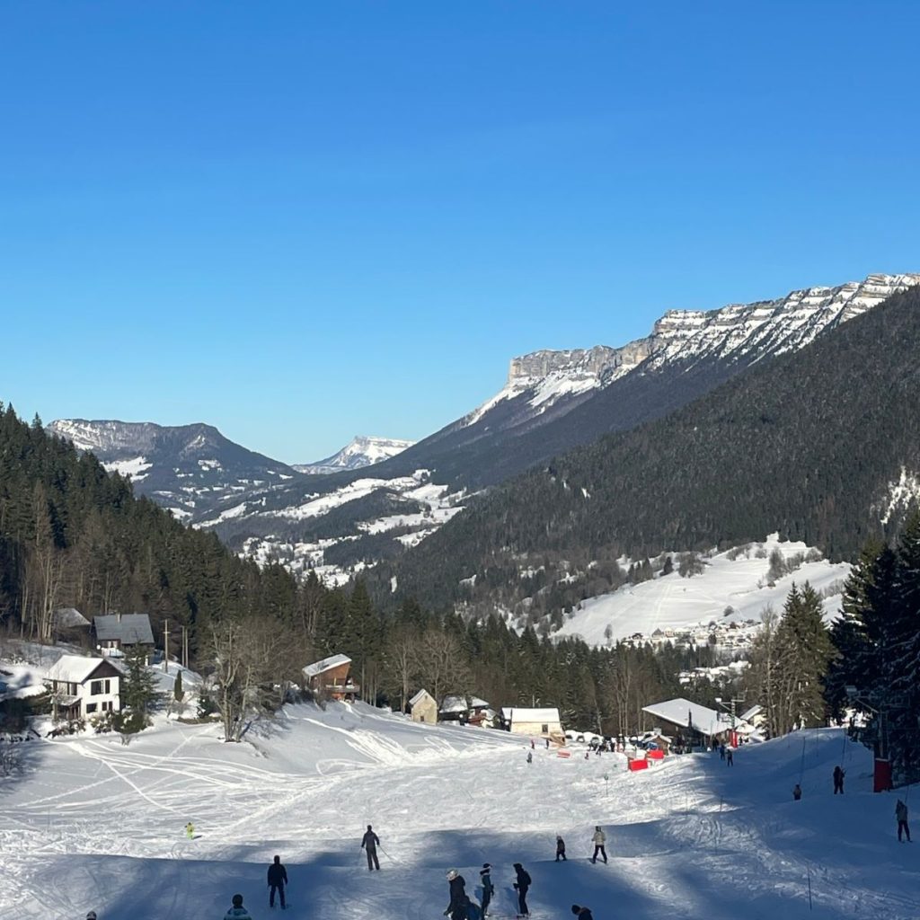 Panoramica di Planolet, in Francia. FB Station le Planolet