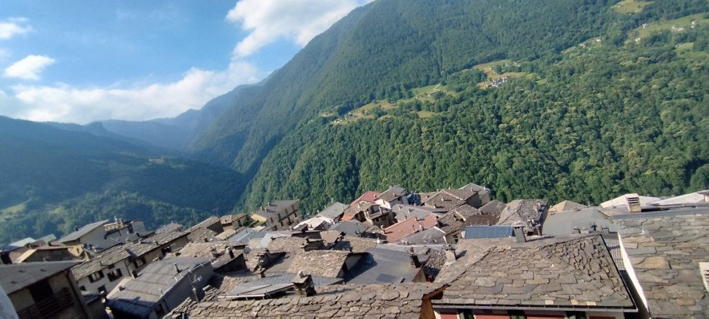 Premana, nel Lecchese, il paese dove la lavorazione delle lame è un