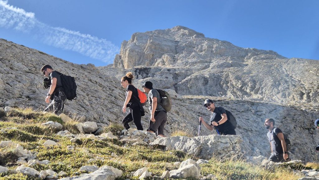 Salita al rifugio Franchetti, foto Stefano Ardito