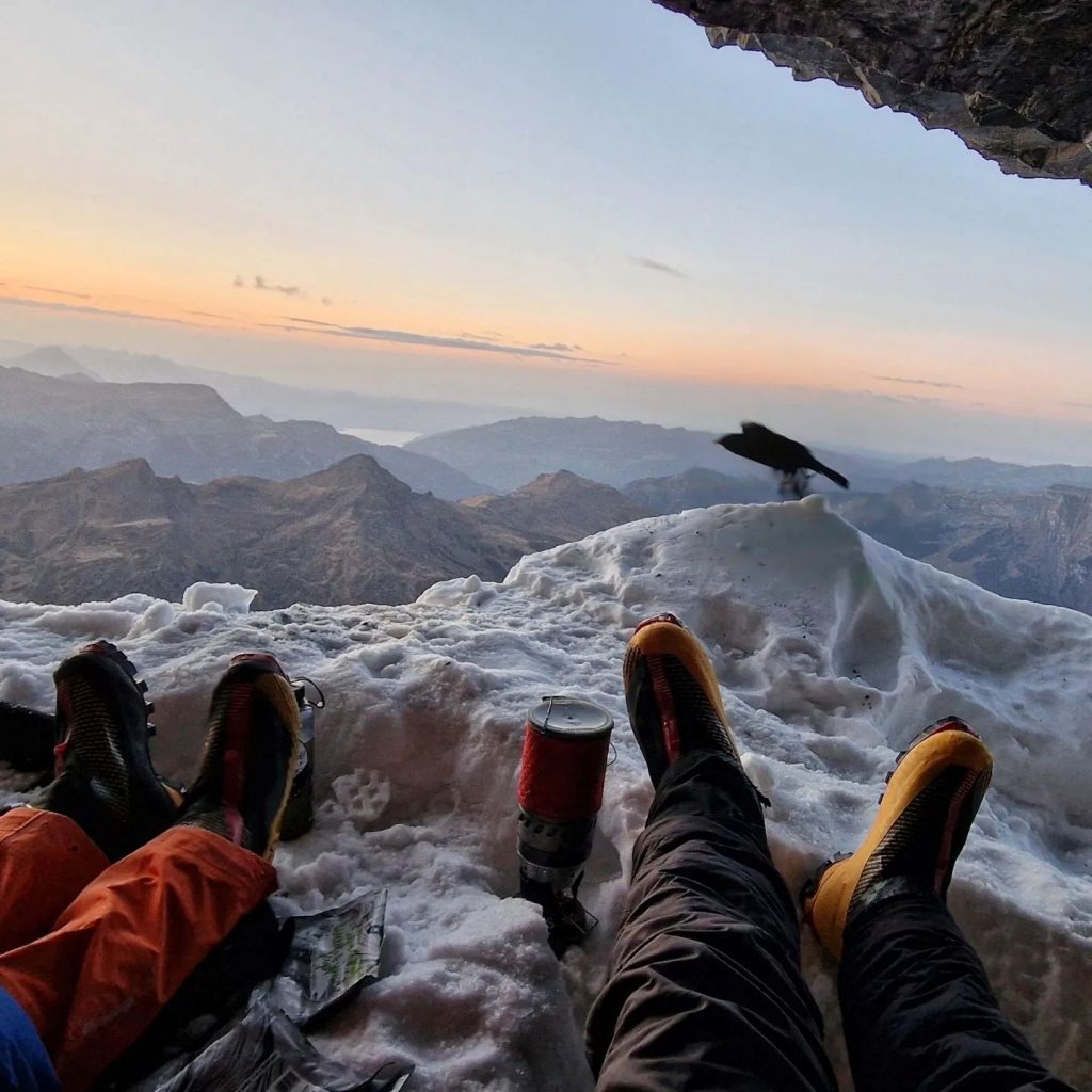 Un bivacco, foto Thomas Huber