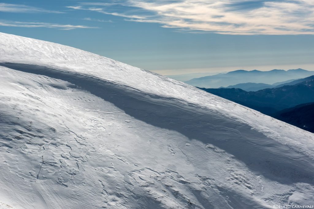 Uno sguardo sul versante toscano. Foto Roberto Carnevali