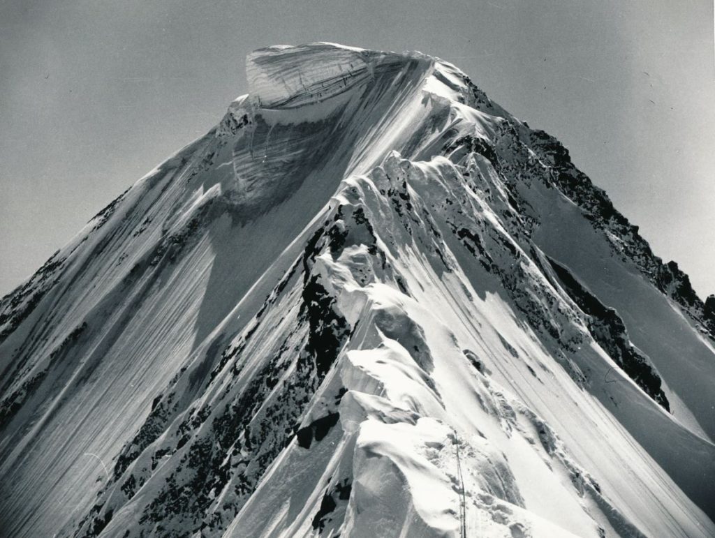 La famosa Meringa del Gran Zebrù crollata nel 2001. Foto Dieter Drescher