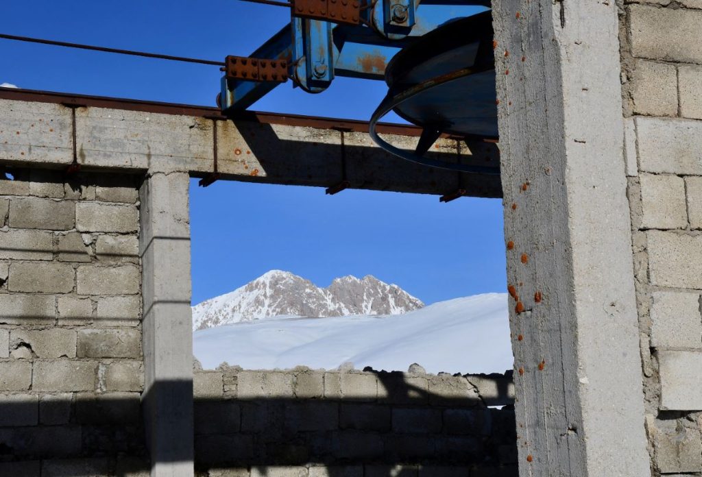 Monte Cristo, impianti abbandonati, foto Stefano Ardito