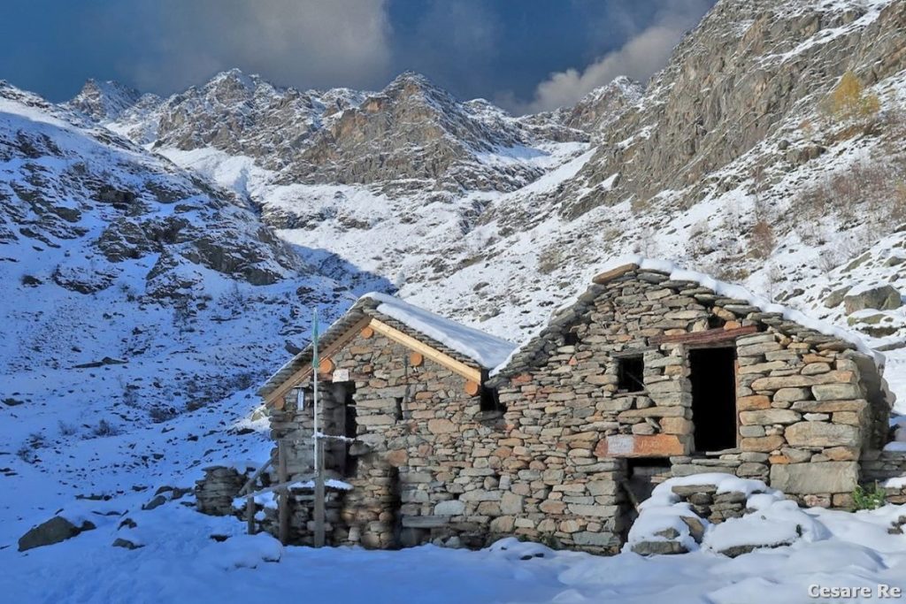 L'Alpe Salei con il bivacco del CAI Varallo. Foto Cesare Re