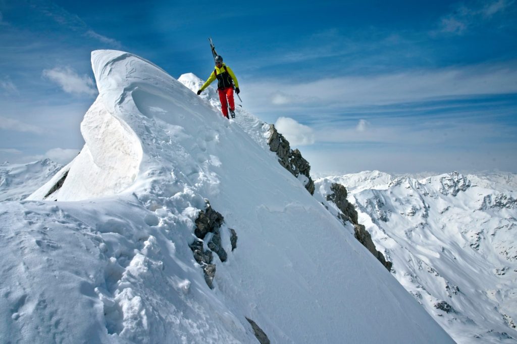  Robert Antonioli in discesa sulla cresta della Cima delle Pale Rosse. Foto Umberto Isman