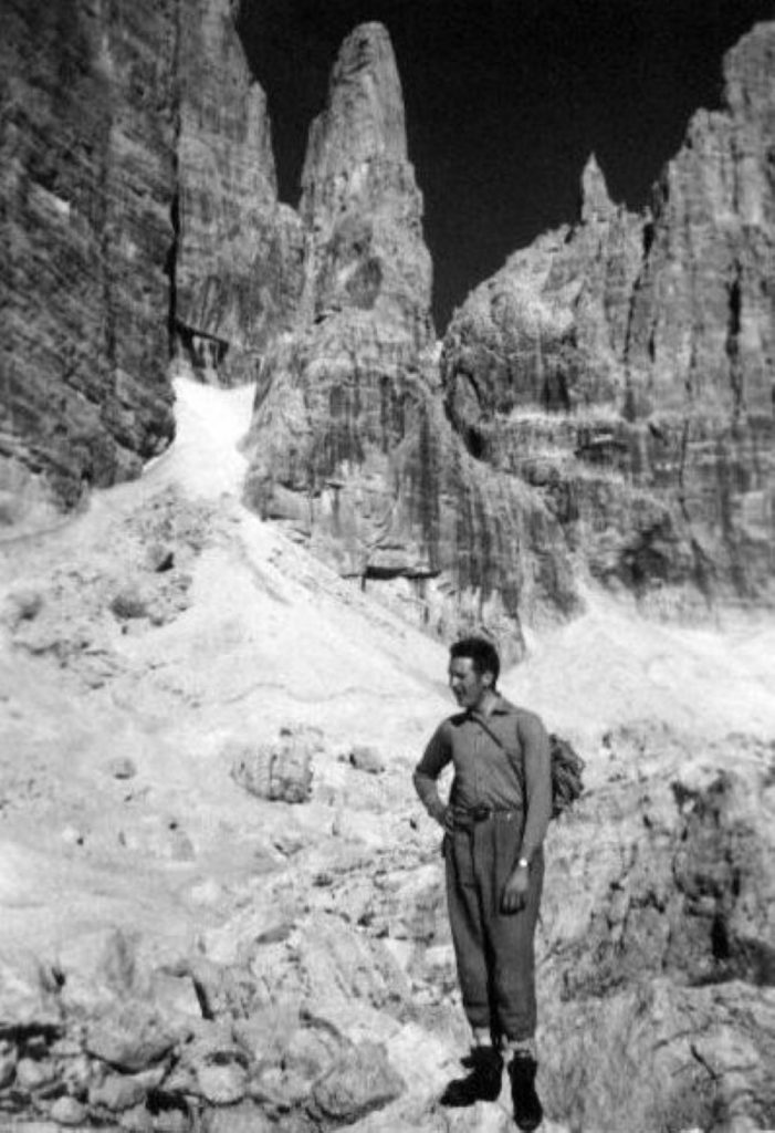 Claude Barbier davanti al Campanil Basso, nel 1966. Foto Heinz Steinkötter