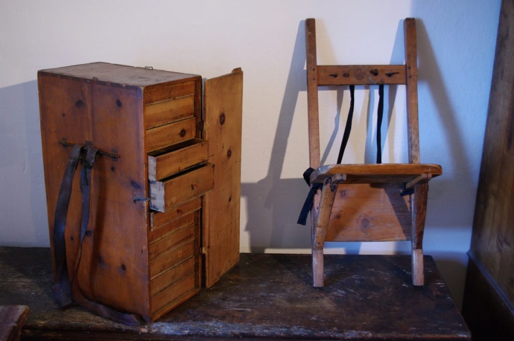 De kraks, lo strumento un tempo utilizzato dai krumer, i venditori ambulanti, per il commercio di casa in casa. Foto BKI