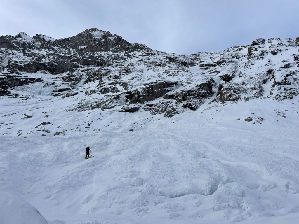 Ripeschiamo dallo sgabuzzino delle attenzioni dimenticate alcune domande scomode, foto M. Comi
