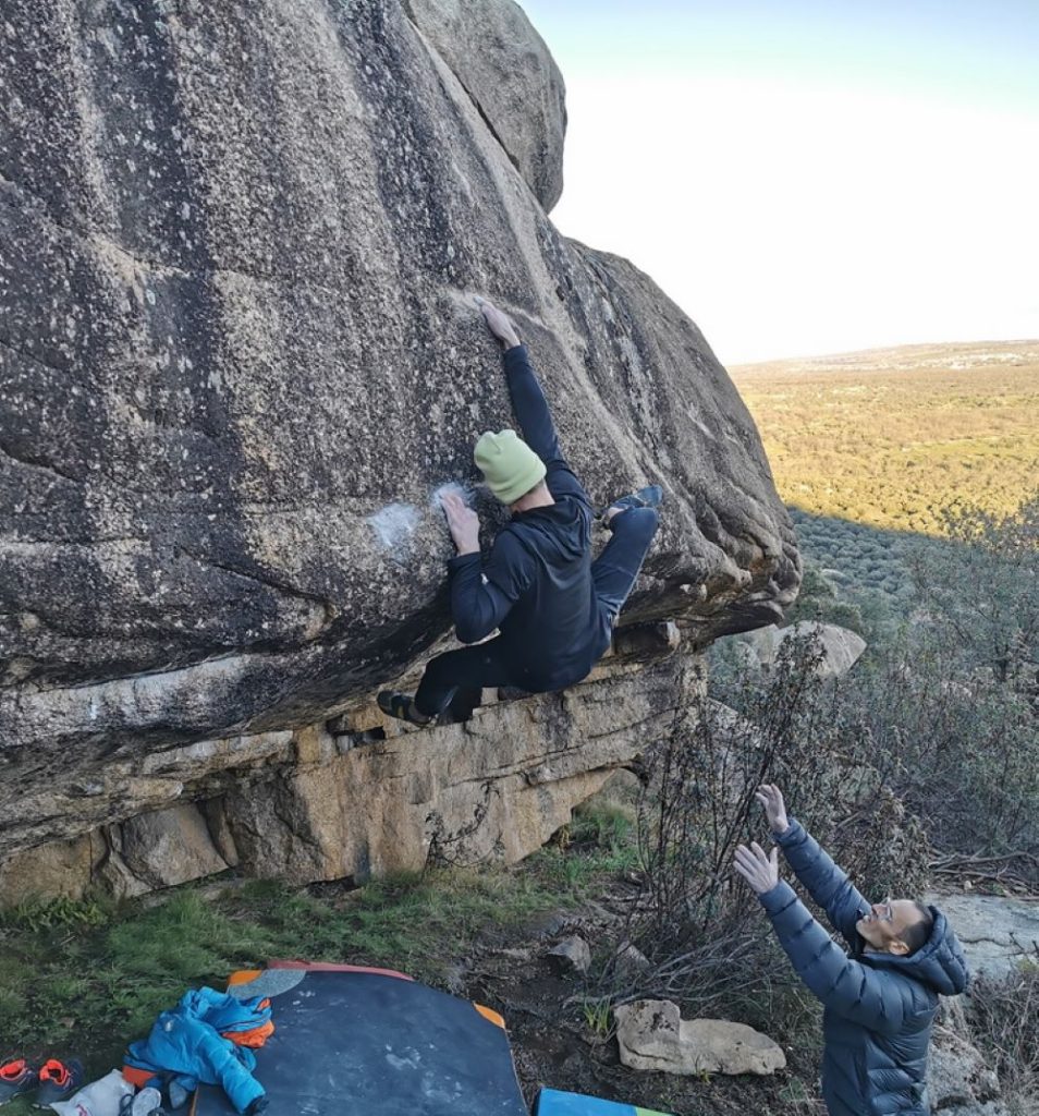 Adam Ondra su Elemental (8b+) la via con qualche passaggio in comune con El Elegido @adam.ondra