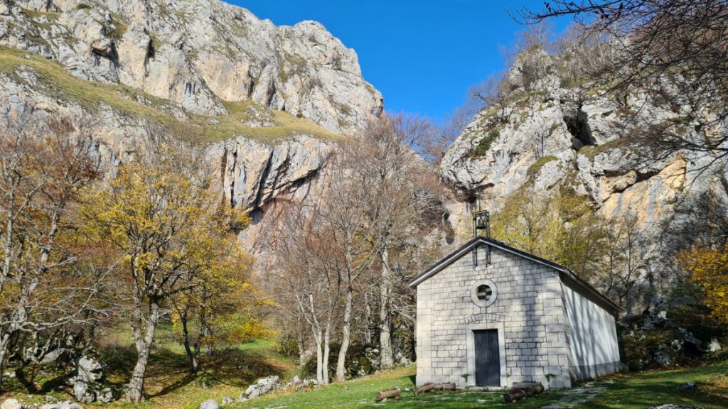 La chiesetta di San Domenico. Foto Stefano Ardito