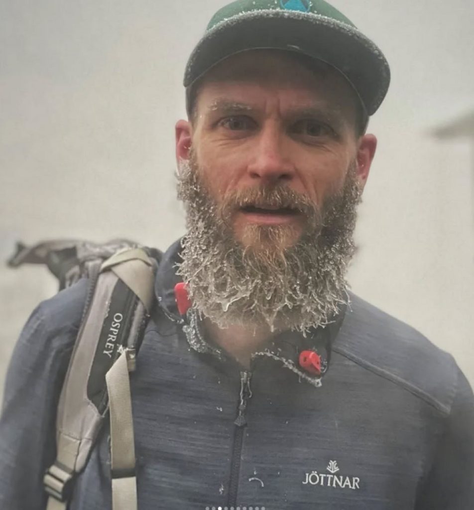 Tim Howell al Campo base del Lhotse nel 2024. @tim_howell adventure