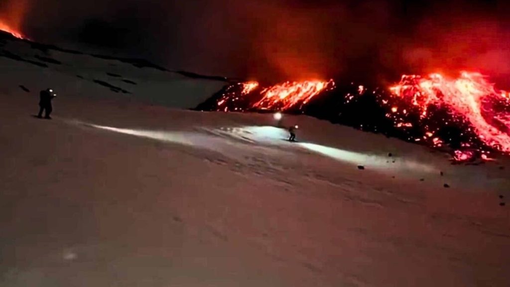 Di notte a tu per tu con la lava @Gripped