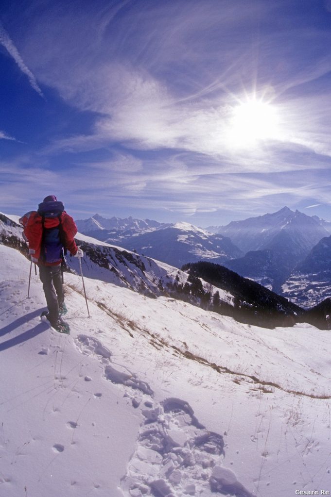 Lungo la salita, con la Grivola sullo sfondo. Foto Cesare Re