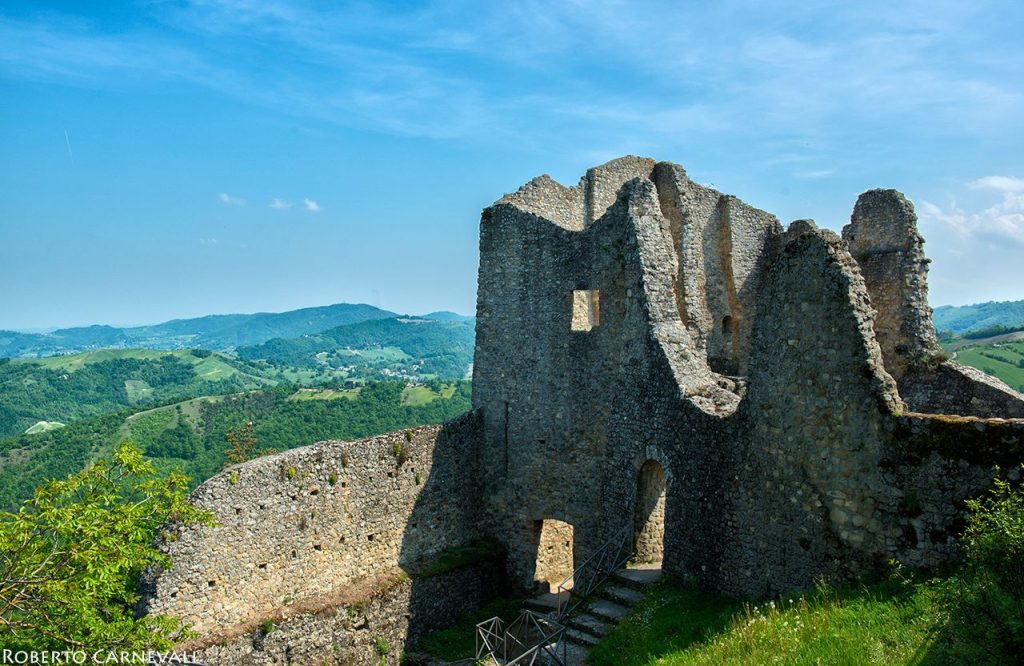 I ruderi del Castello di Canossa. Foto Roberto Carnevali
